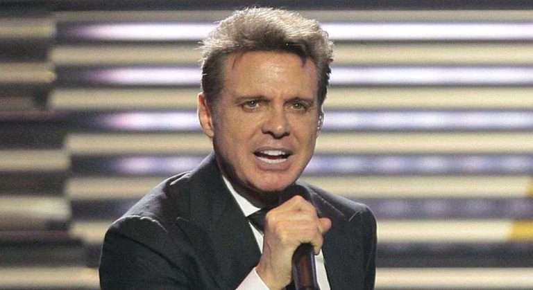 Luis Miguel sigue hospitalizado en Nueva York por problemas “graves”
