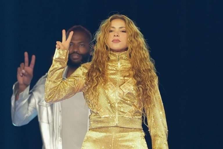 Shakira lanza advertencia por delicada situación que involucra su imagen