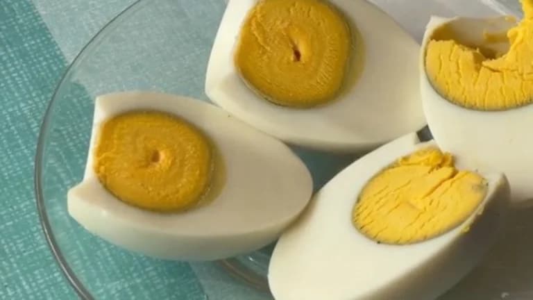 Yema de huevo duro con borde verde: qué la causa y cómo evitarla