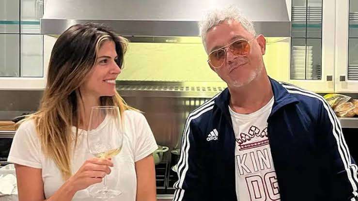 Alejandro Sanz presenta su novia a sus 4 hijos