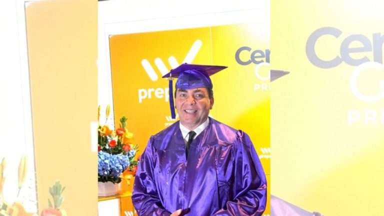 Cristian Castro auxiliado por paramédicos en su graduación, ¿qué le pasó?