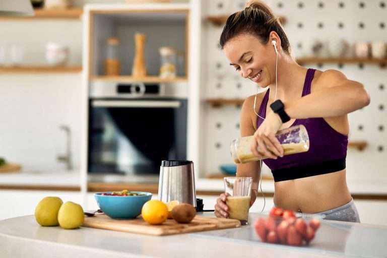 Proteína y envejecimiento: qué encontró la ciencia sobre la cantidad ideal en la dieta