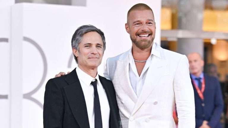 Tráiler: Gael García Bernal estrena junto a Ricky Martin “Hombre al agua”
