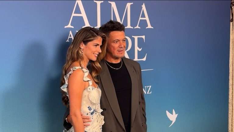 Rumores de boda de Alejandro Sanz: Stephanie Cayo luce anillo nuevo