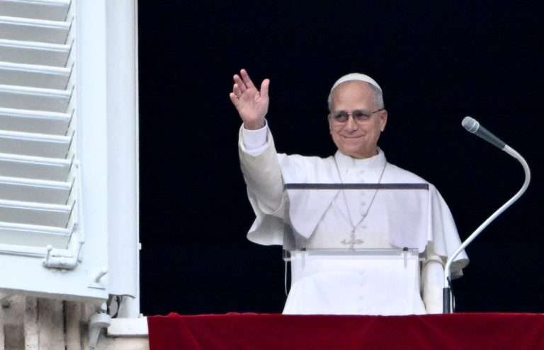 El mundo contiene la respiración cuando se enferma el Papa: el lado humano de León XIV